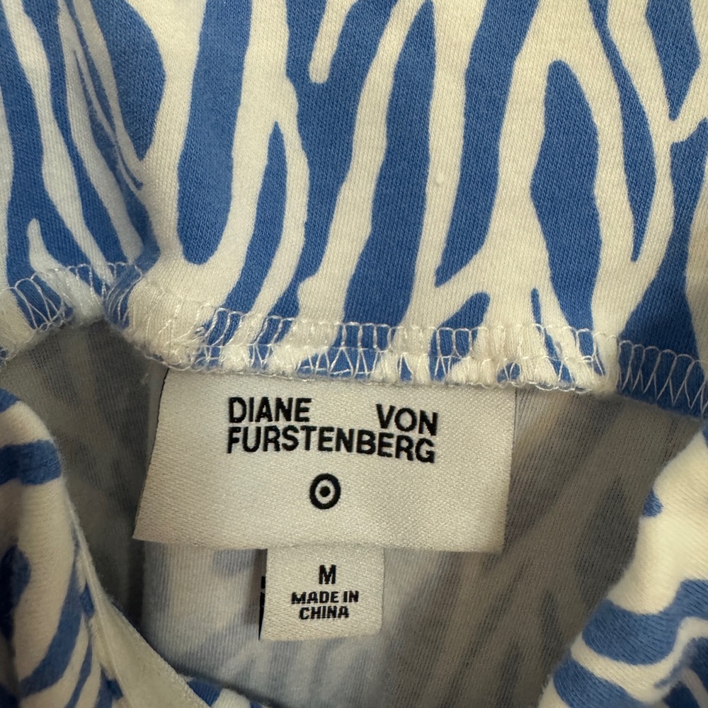 Diane Von Furstenberg Blue and White Zebra-Print Set - Picture 3 of 7